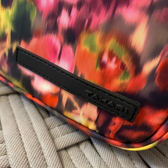 TAHARI Monroe Nylon Crossbody handbag - Picture 7 of 11